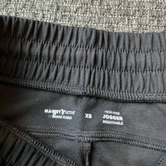 NWT Old Navy women’s Dynamic Fleece high rise waisted joggers Black XS - Picture 6 of 16